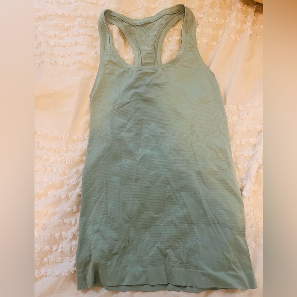 Lululemon swiftly tech tank, green color